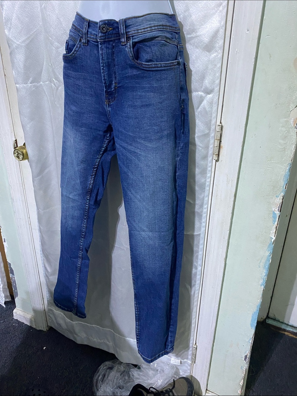 Kenneth Cole Men's Straight Fit Blue Jeans